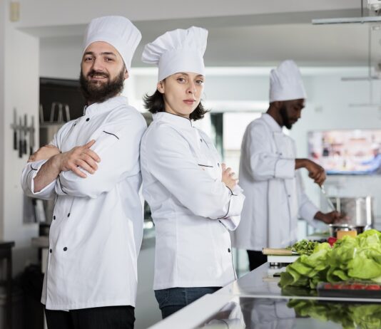 Jak dbać o ubrania gastronomiczne