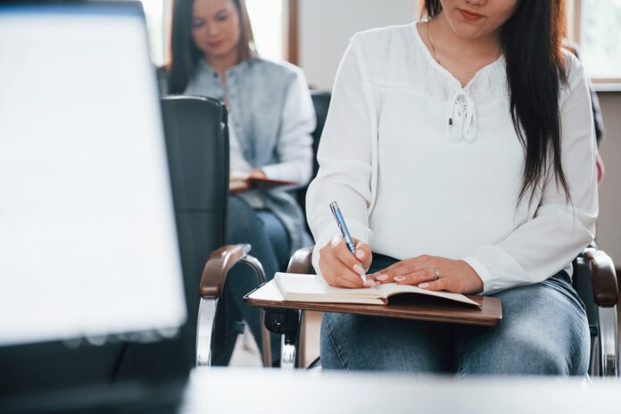 Czy pracownicy oświaty powinni się szkolić