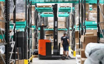 Czy opłaca się robić uprawnienia na wózek widłowy? Czy opłaca się robić uprawnienia na wózek widłowy